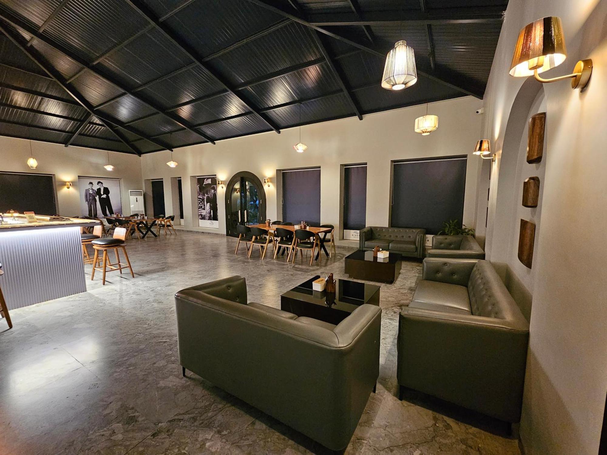 River Estates Luxury Resort & Spa Karjat Kültér fotó
