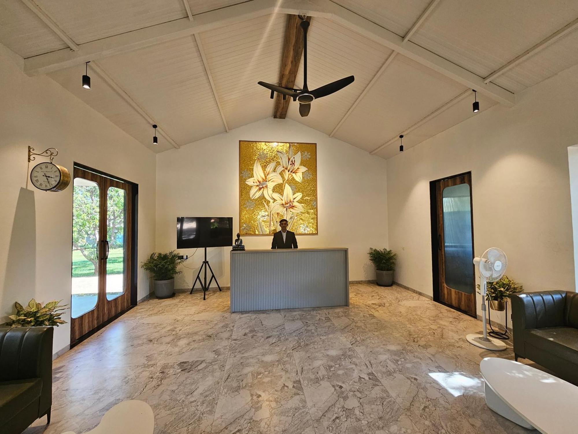 River Estates Luxury Resort & Spa Karjat Kültér fotó