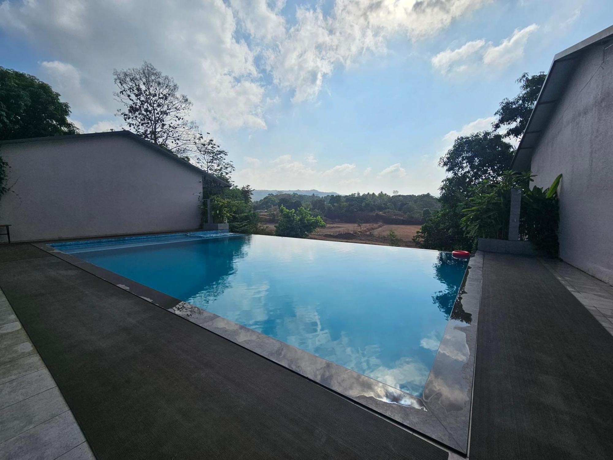 River Estates Luxury Resort & Spa Karjat Kültér fotó