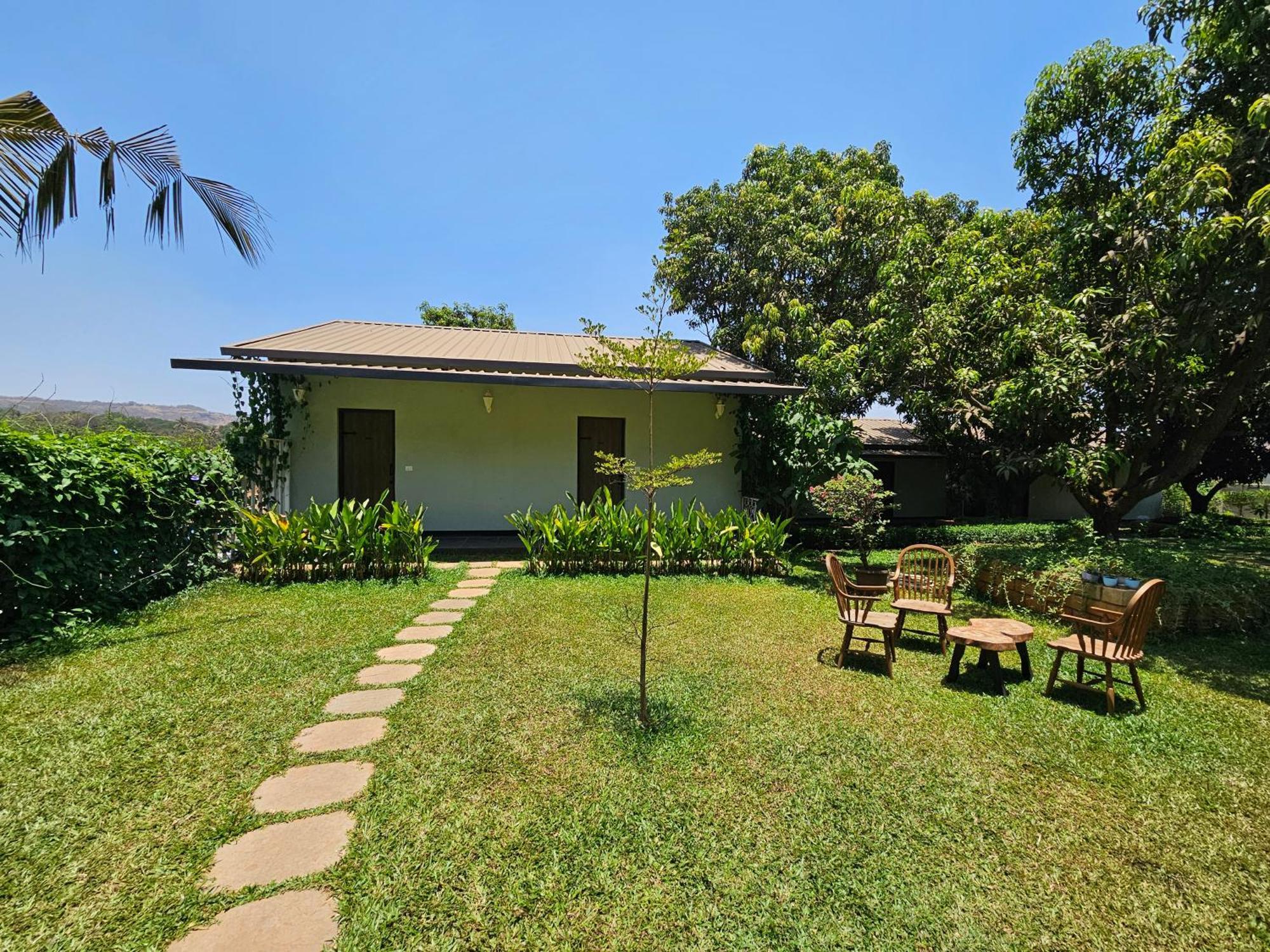 River Estates Luxury Resort & Spa Karjat Kültér fotó