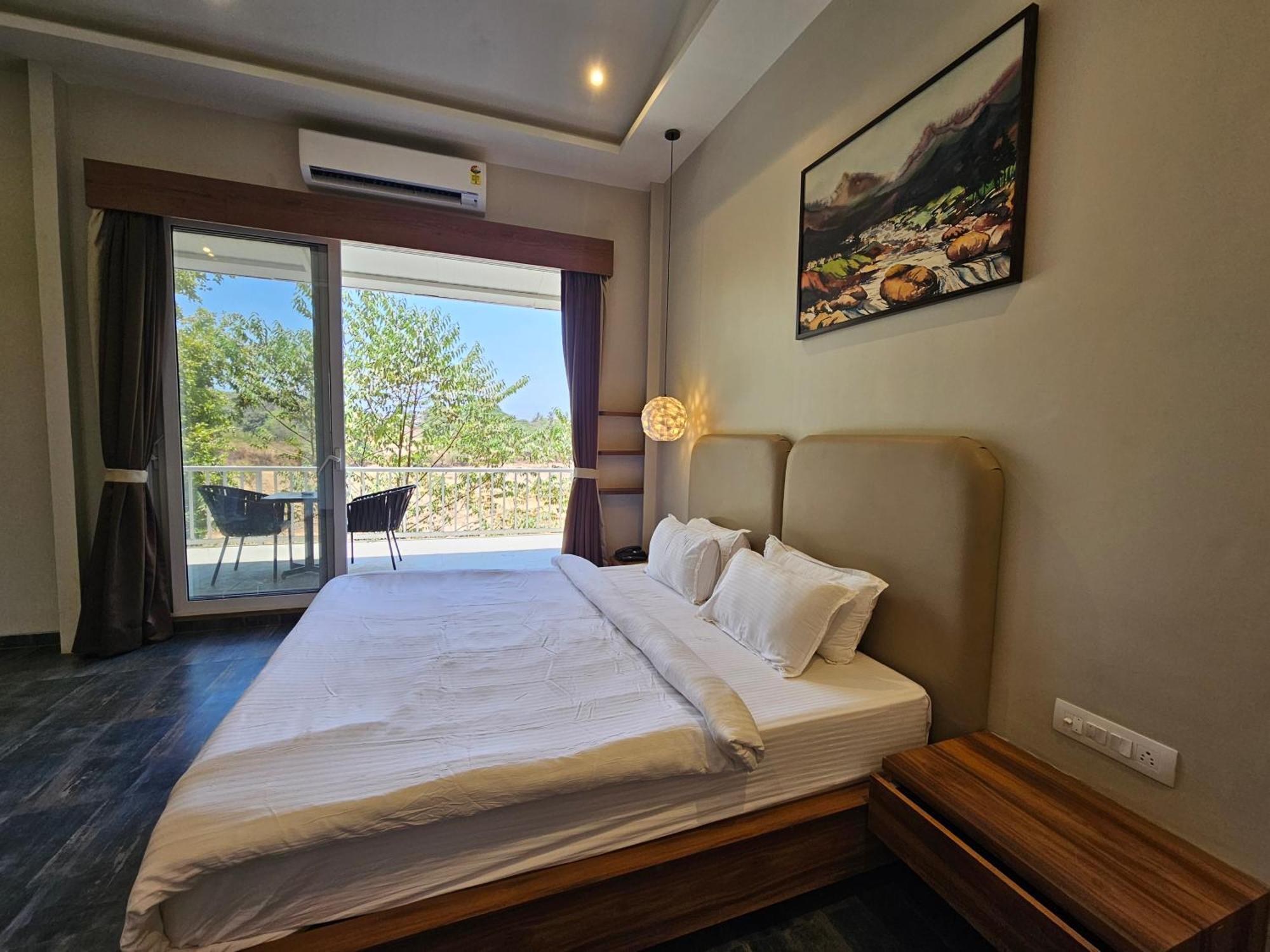 River Estates Luxury Resort & Spa Karjat Kültér fotó